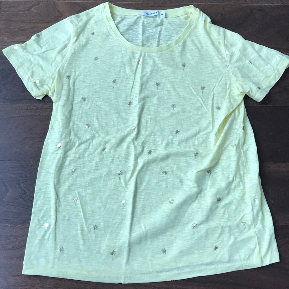 Daphnea yellow shirt